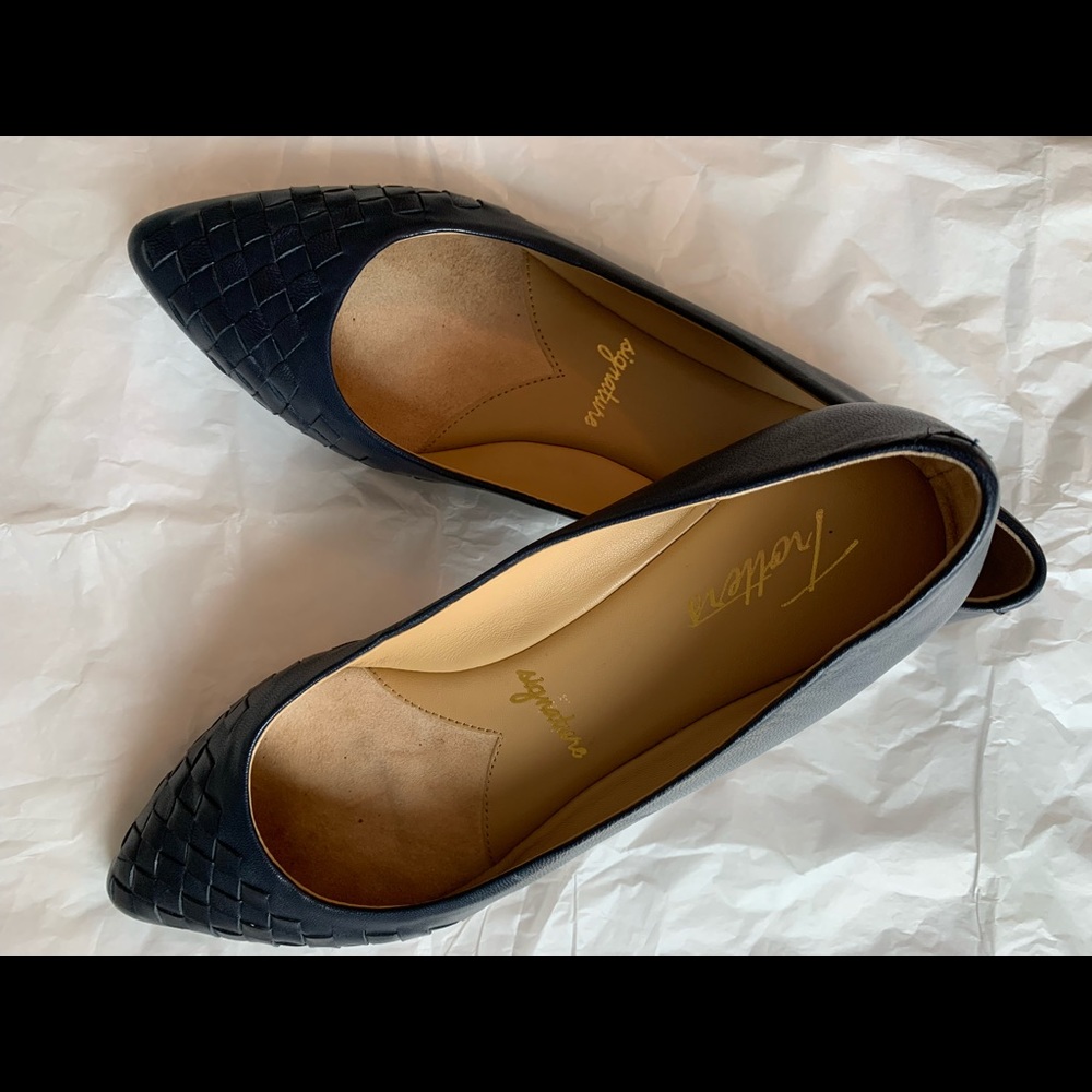 Trotters navy leather flats Size 8N